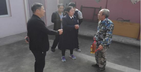 河北盛世天成信息技术有限公司董事长石建良和公司主要领导到邢台县会宁镇南尚汪村走访慰问贫困户(图6)